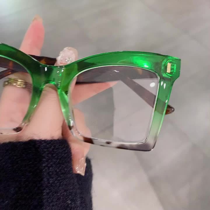 ShowCute Vintage Cat Eye Reading Glasses for Men & Women